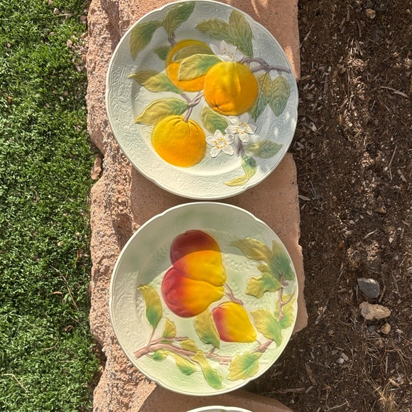 Set of Decorative Fruit Plates - Picture 2 of 6